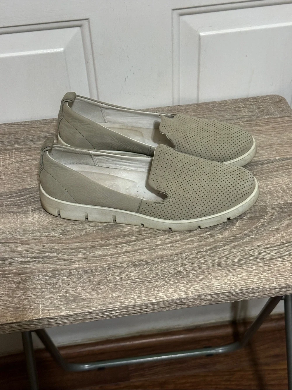 ECCO Bella Womens 40 US 9 Perforated Leather Slip On Loafers Taupe